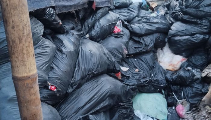Diam-diam Sampah SGC di Buang ke Bantaran Kali CBL oleh Pengelola