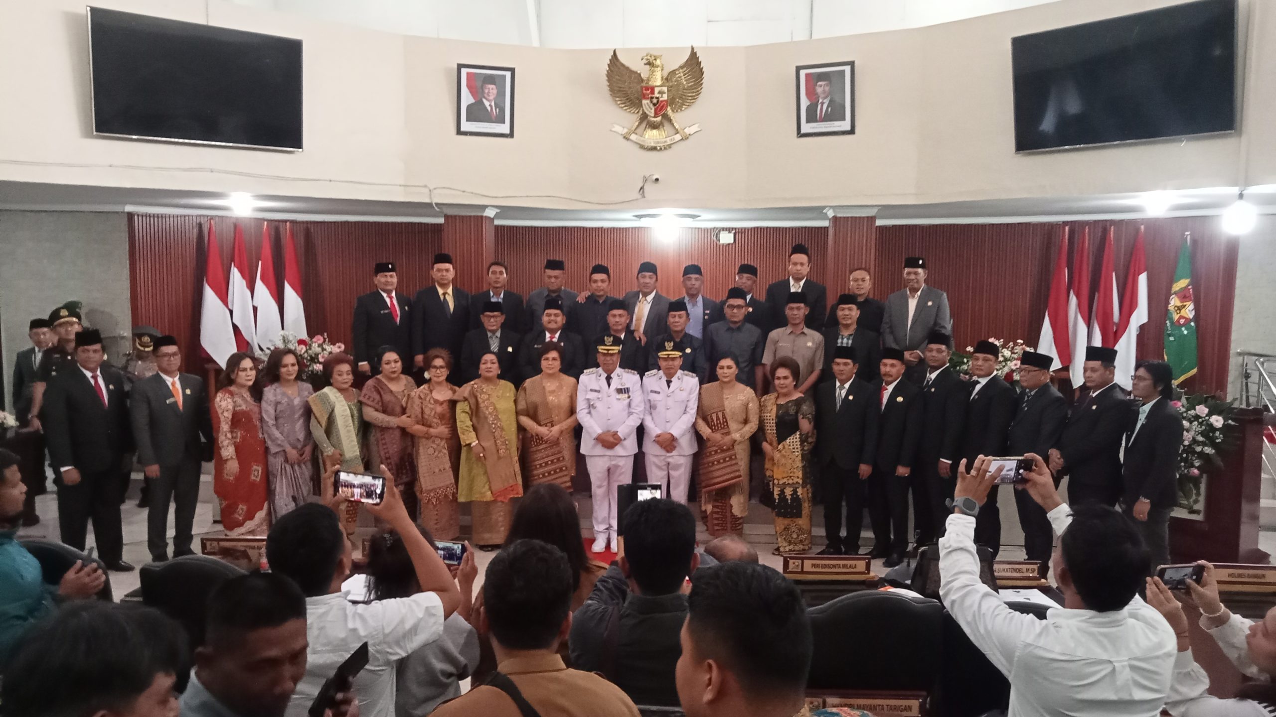 Penyambutan Bupati Wakil Bupati dan Rapat Paripurna istimewa DPRD Karo