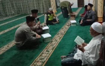 Kapolres Bondowoso beserta anggota tadarus bersama