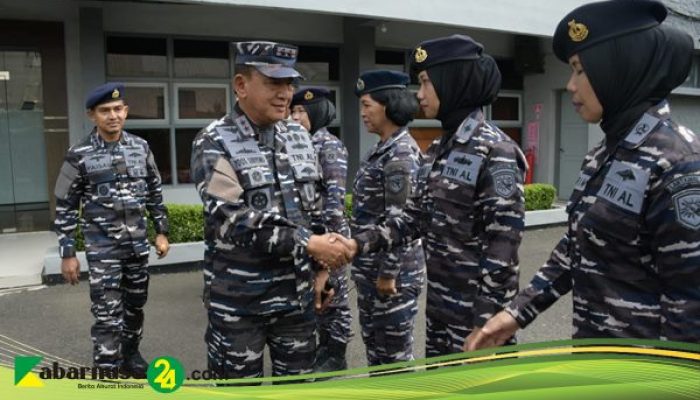 Pangkoarmada I Tinjau Kesiapan dan Berikan Penguatan Operasional ke Lanal Palembang