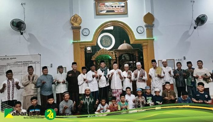 Hari Pertama , Ratusan Jamaah Masjid Al-Huda Talangkelapa Palembang Sangat Antusias Mengikuti Shalat Taraweh 