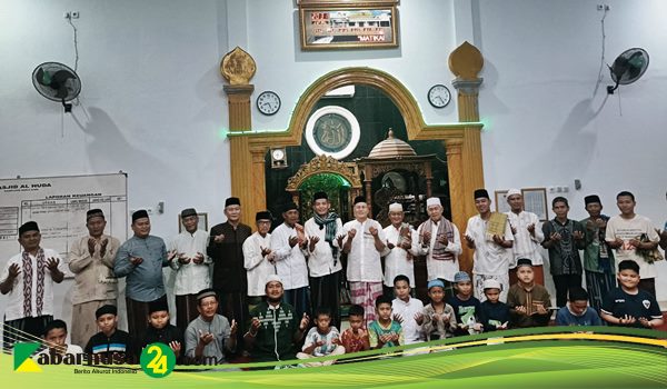 Ratusan Jamaah Masjid Al-Huda Talangkelapa Palembang Sangat Antusias Mengikuti Shalat Taraweh Hari Pertama@Kabarnusa24.com