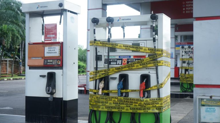 Kemendag dan Bareskrim Segel SPBU di Bogor, Diduga Lakukan Kecurangan Takaran BBM