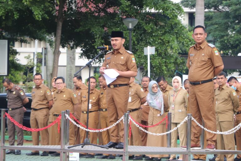 Usai Pimpin Apel Pagi Perdana, Bupati bersama Wakil Bupati Bekasi Langsung Tinjau Pelayanan Publik Pemkab Bekasi