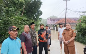 Camat Bojongmangu Pastikan Evakuasi Warga Terdampak Banjir