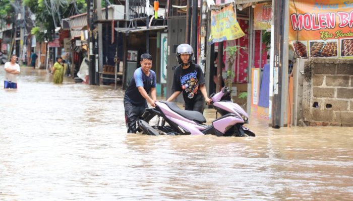 Bekasi Dilanda Banjir, Bupati Instruksikan Penanganan Cepat