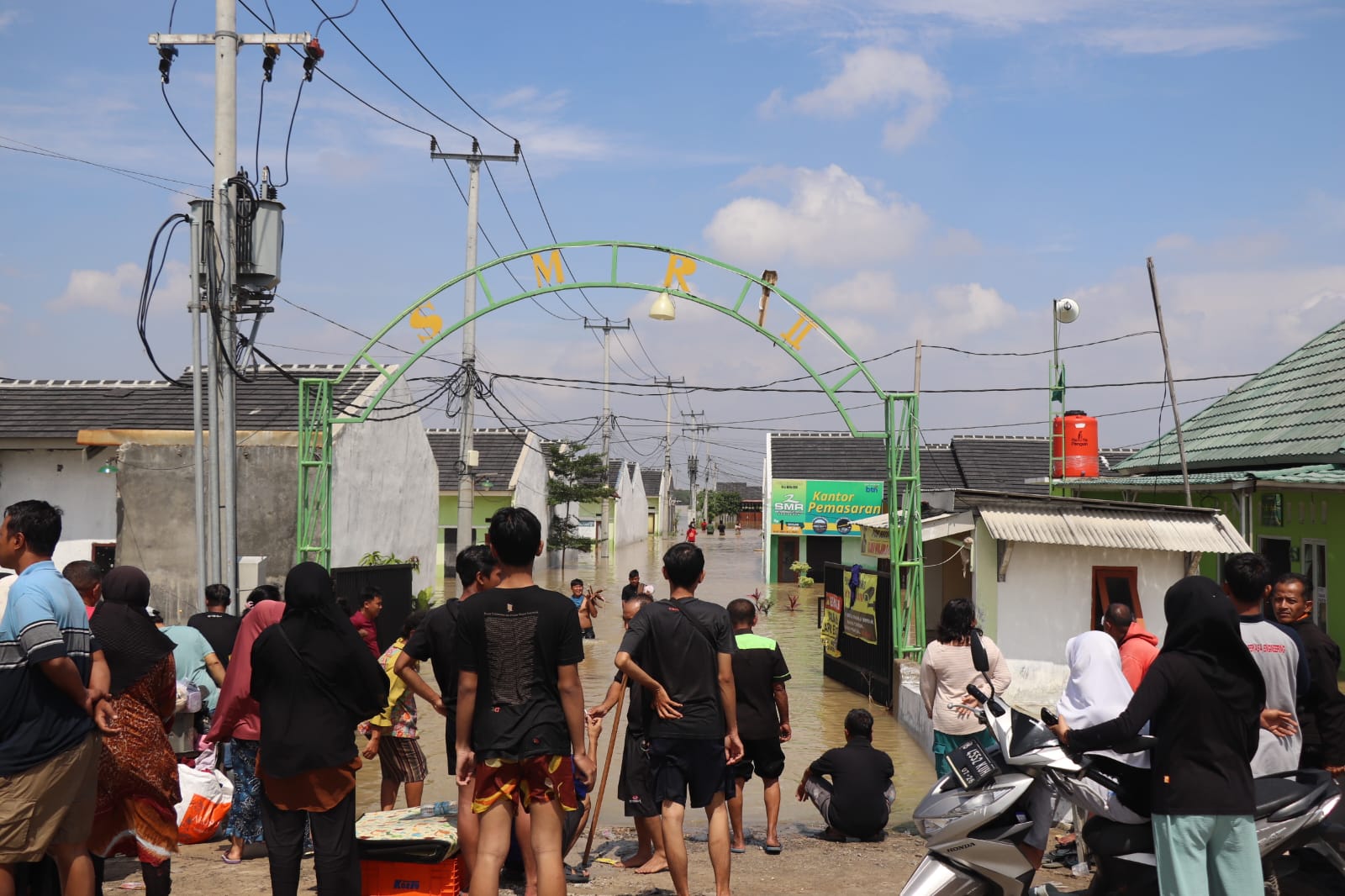 Camat Tambun Utara: Kami Bergerak Cepat Atasi Banjir dan Evakuasi Warga