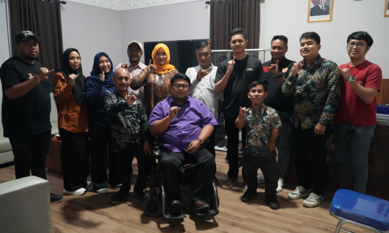 Keterangan Gambar : foto bersama Grib Jaya & Perkumpulan Penyandang Disabilitas Indonesia(PPDI) arsip foto media kabarnusa24.com (Raga R. Wijaya).