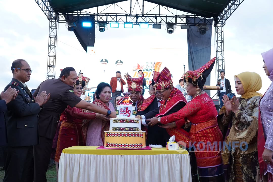 Bupati Karo Membuka Acara Hari Jadi Kabupaten Karo Ke-79 Tahun 2025