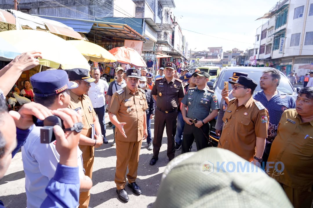 Bupati Karo Tinjau Pusat Pasar Kabanjahe, Pastikan Stabilitas Harga dan Serap Aspirasi Pedagang