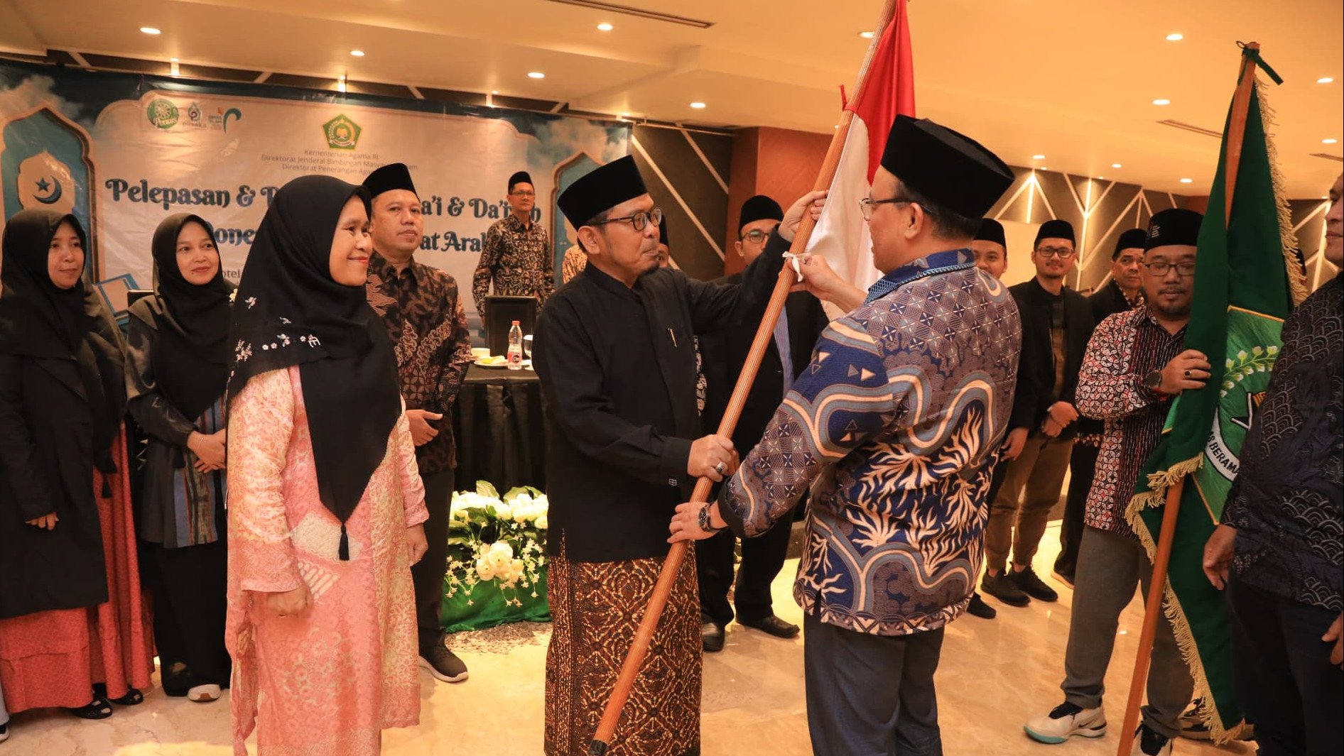 Kemenag Berangkatkan 20 Dai dan Daiyah ke Uni Emirat Arab