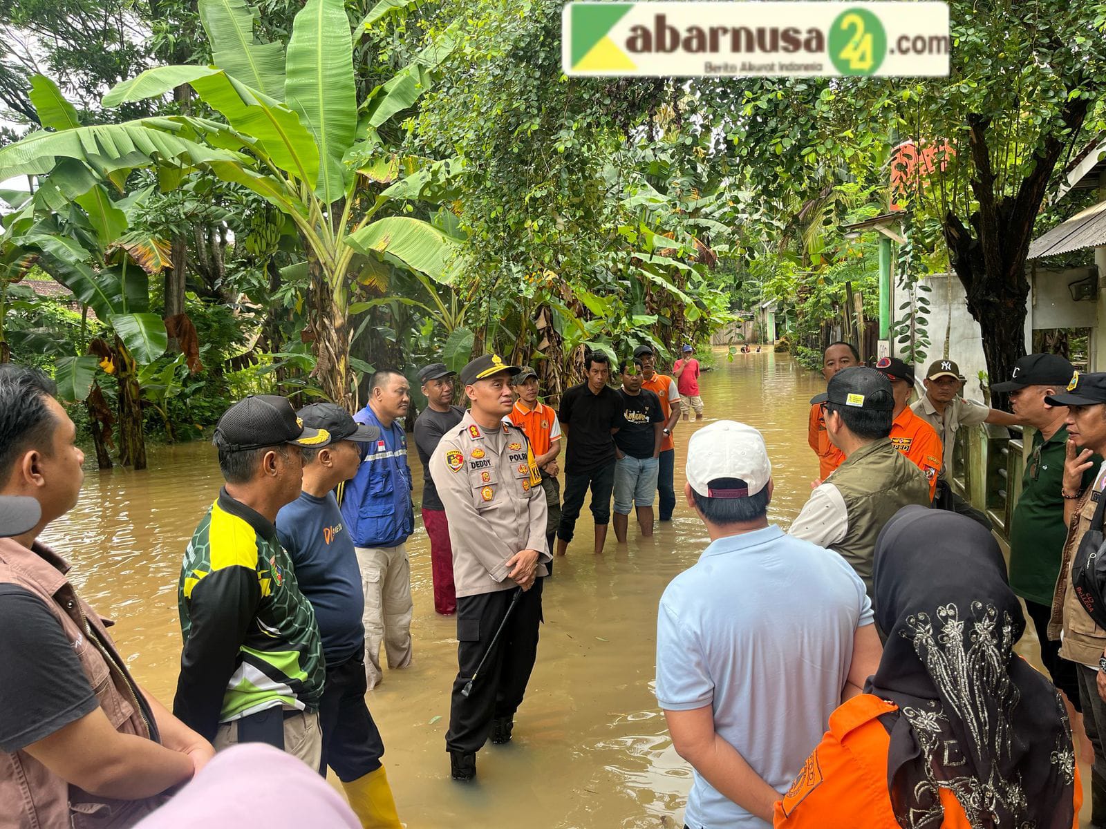 Respon Cepat , Kapolres Lampung Utara Bersama Bupati Kunjungi Lokasi Banjir di Kecamatan Kotabumi