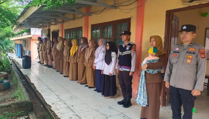 Kapolsek Talang Ubi Jadi Pembina Upacara di SMKN 1 Talang Ubi, Sampaikan Pesan Kamtibmas kepada Pelajar