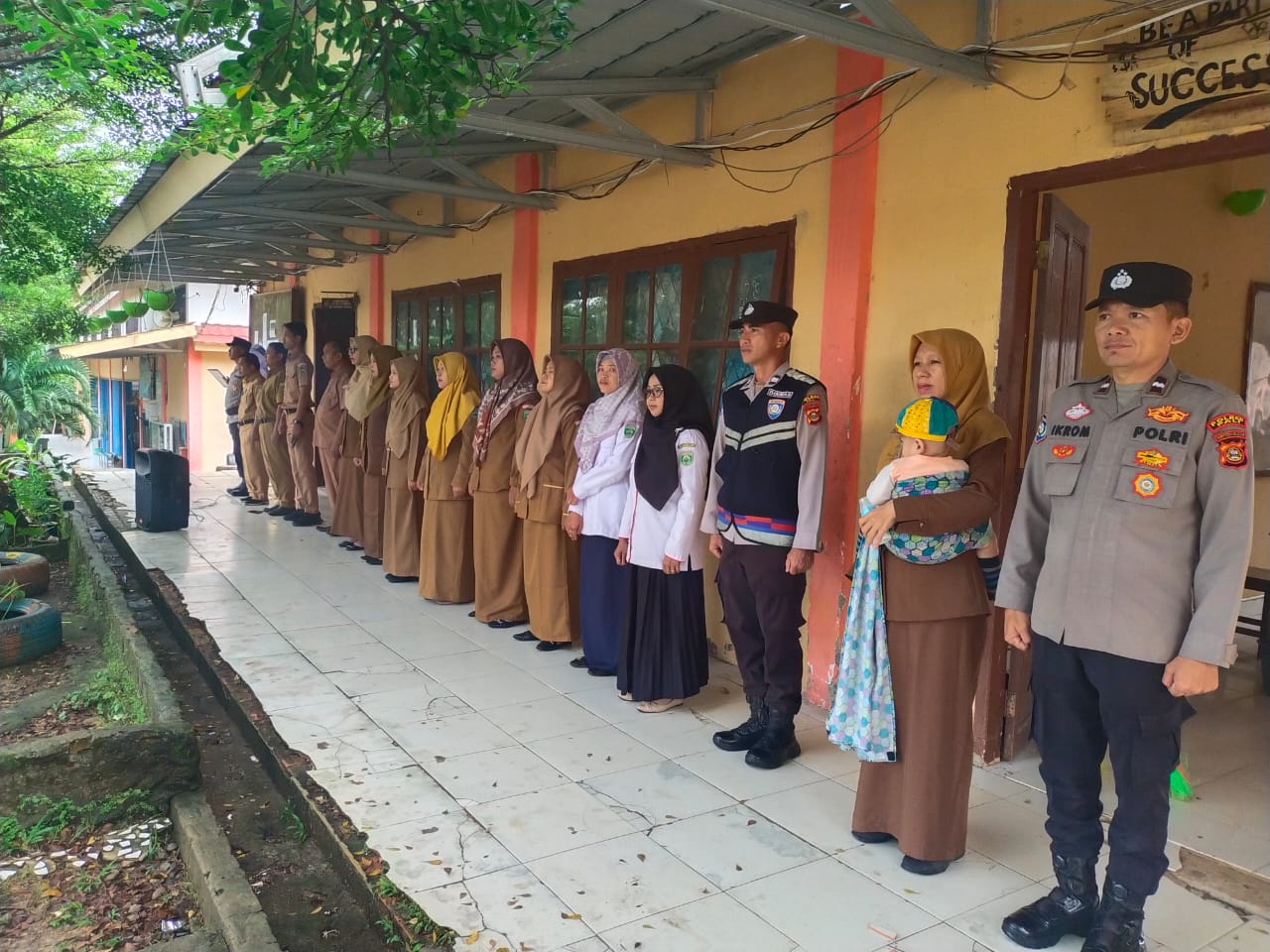 Kapolsek Talang Ubi Jadi Pembina Upacara di SMKN 1 Talang Ubi, Sampaikan Pesan Kamtibmas kepada Pelajar
