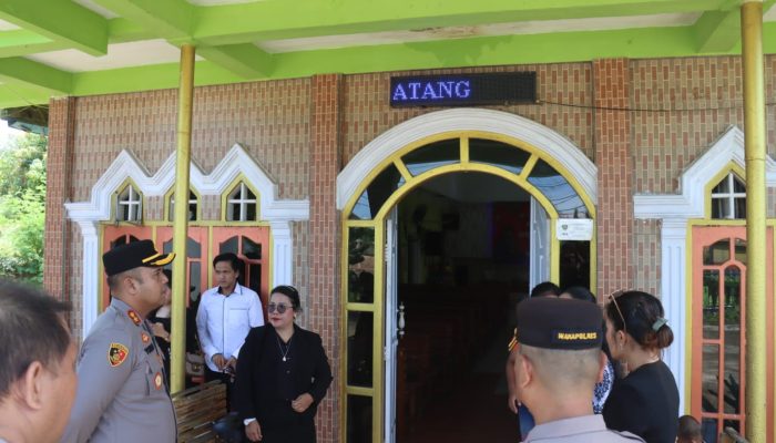 Kapolres PALI Secara Langsung Melakukan Monitoring kegiatan Ibadah Jumat Agung di Gereja Pantekosta di Indonesia (GPDI), Desa Gunung Raja