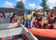 Korban Tewas Tenggelam Di Desa Tanjung Agung Barat Berhasil Di Evakuasi Binpotmar TNI AL Rantau Bayur Korban Tewas Tenggelam Di Desa Tanjung Agung Barat Berhasil Di Evakuasi Binpotmar TNI AL Rantau Bayur