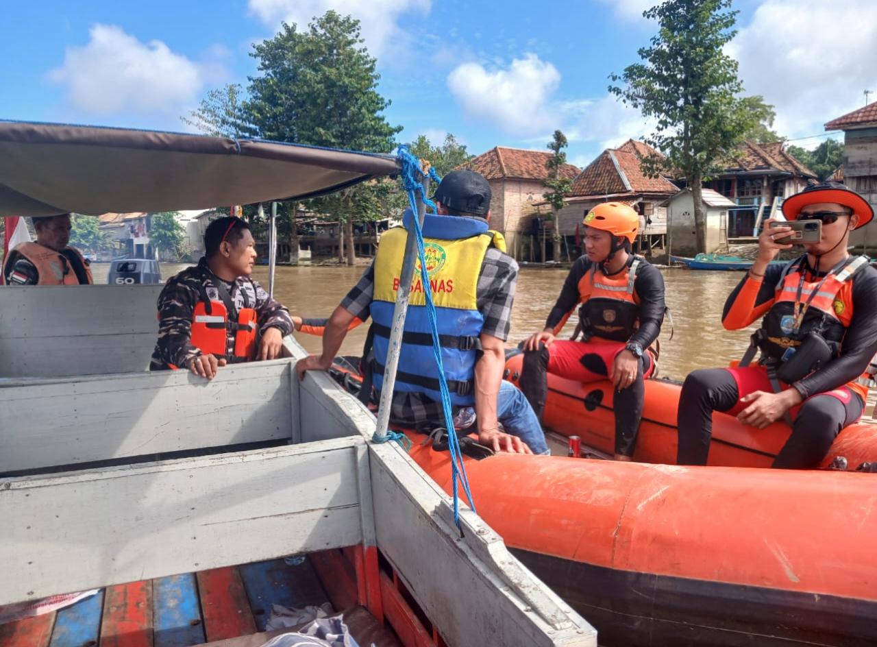 Korban Tewas Tenggelam Di Desa Tanjung Agung Barat Berhasil Di Evakuasi Binpotmar TNI AL Rantau Bayur