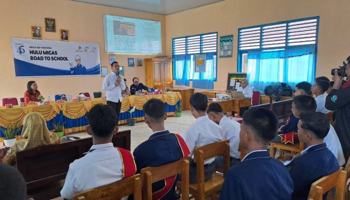 Sosialisasi Hulu Migas dan Bahaya Judi Online, SKK Migas – PT Medco E&P Gandeng Polsek Penukal Utara dan BNNP Sumsel di SMAN 1 Penukal Utara