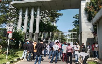 Unjukrasa Di Kejati Sumsel , Dian HS Ketua Lembaga PST Minta EDS Ditetapkan Sebagai Tersangka
