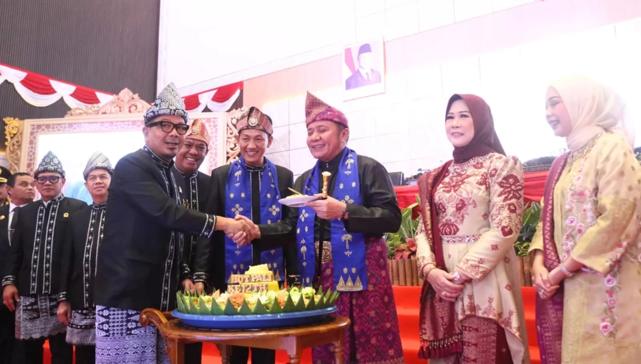 Bupati Kabupaten Penukal Abab Lematang Ilir Menghadiri Rapat Paripurna Istimewa DPRD PALI