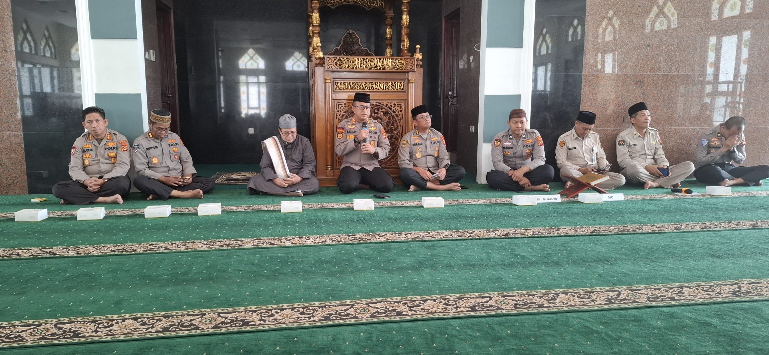 Kapolda Sumsel Lepas 44 Personel Berangkat Haji