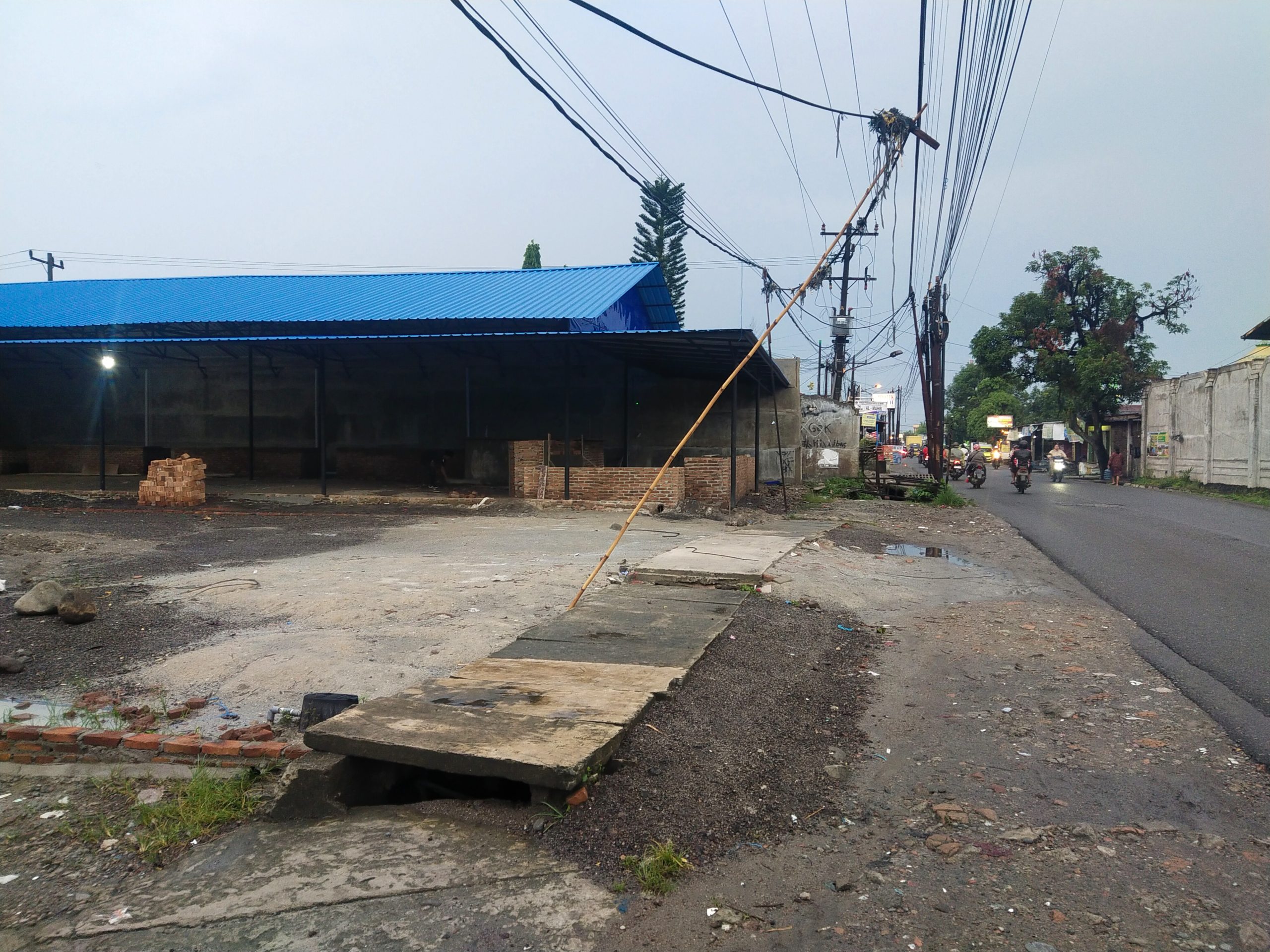 Bangunan liar Warung Mie Aceh Patumbak Jaya Berdiri Tanpa Kantongi Izin Dari Dinas Terkait