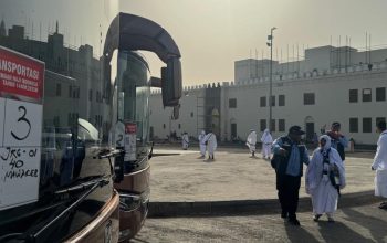 Agar Lebih Nyaman, Jemaah Lansia dan Risti Tetap di Bis saat Niat Umrah di Bir Ali