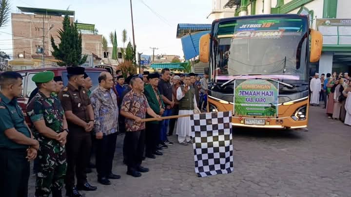 Pemerintah Kabupaten Karo Lepas 24 Jamaah Calon Haji Menuju Tanah Suci