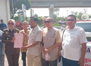 Terkait Dugaan Membackup Kasus Dugaan Pemalsuan Akta Pengoperan Hak Tanah, AMUK Laporkan Oknum Jaksa SP Ke Kejati Sumsel Terkait Dugaan Membackup Kasus Dugaan Pemalsuan Akta Pengoperan Hak Tanah, AMUK Laporkan Oknum Jaksa SP Ke Kejati Sumsel