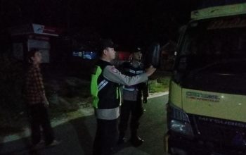 Polsek Penukal Utara Gelar Razia Terpadu KRYD, Tegur Pengendara Tak Lengkap dan Himbau Remaja Hindari Judi Online
