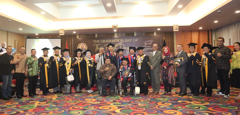 Program Beasiswa Inklusif STIE Trianandra Luluskan Mahasiswa Difabel