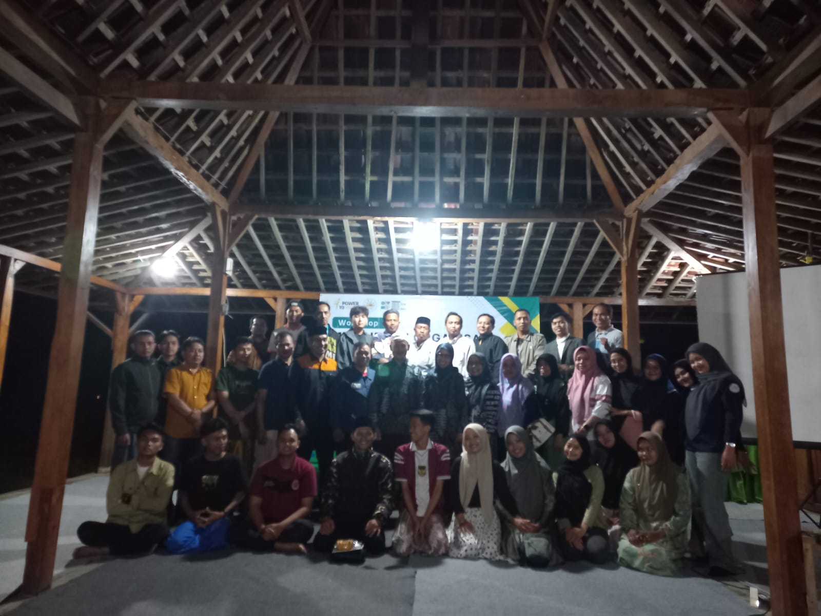 Tanoker Ledokombo Melaksanakan Workshop Manajemen Organisasi dan Exit Strategi dengan Para Penggerak Desa Dampingan 