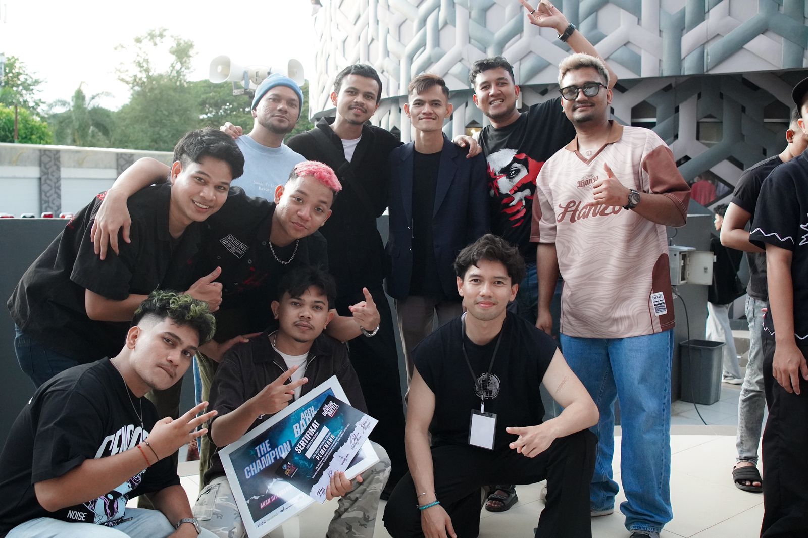 Ruang BARBER Sabet Juara Di Aceh BARBER BATTLE Vol 4 Dengan Tema "BRUSH FADE"