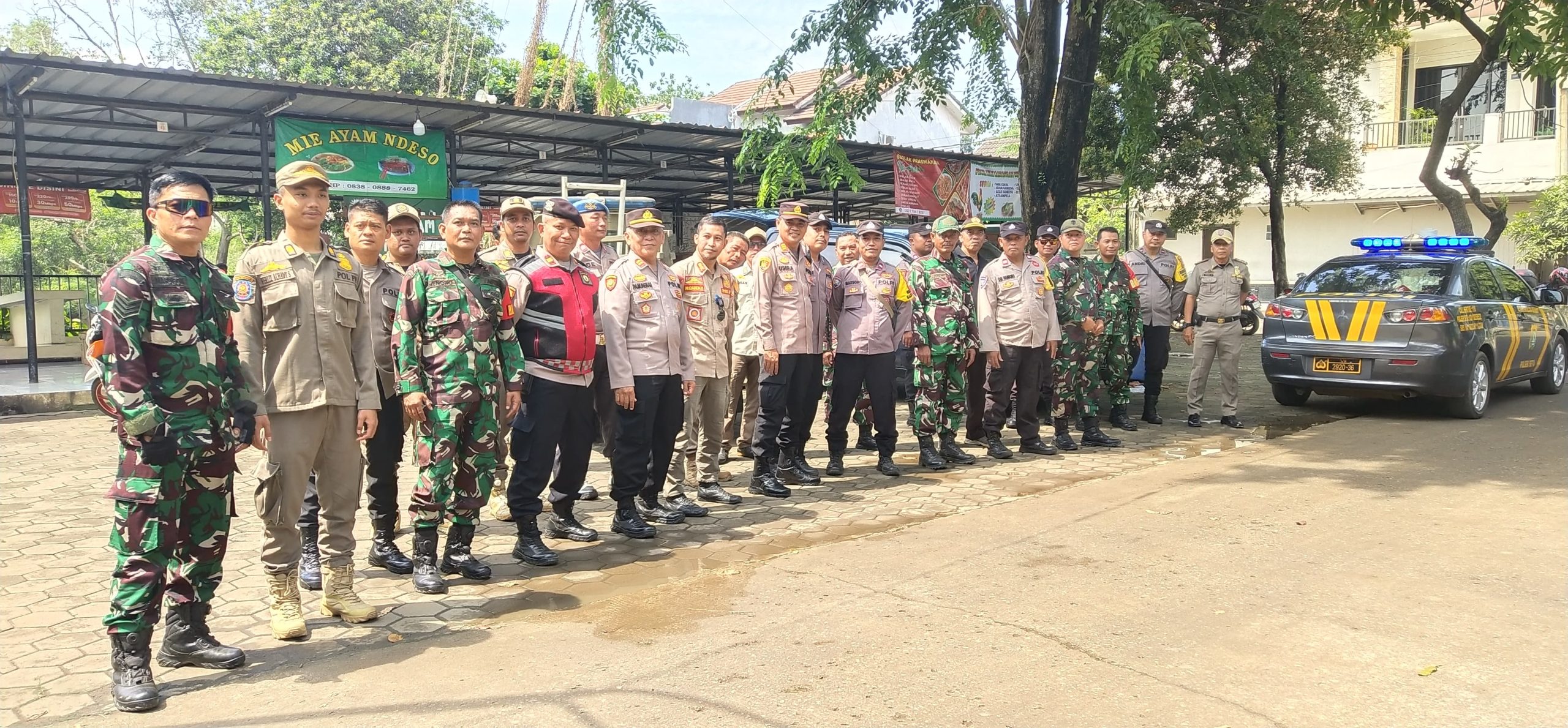 Polsek Setu Lakukan Patroli Gabungan dalam Rangka Ops Berantas Jaya 2025 untuk Ciptakan Kondusifitas di Wilayah Setu