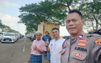 Polsek Cikarang Pusat Laksanakan Pengamanan Kegiatan Ibadah Shalat Jum’at di Masjid At-tahuid