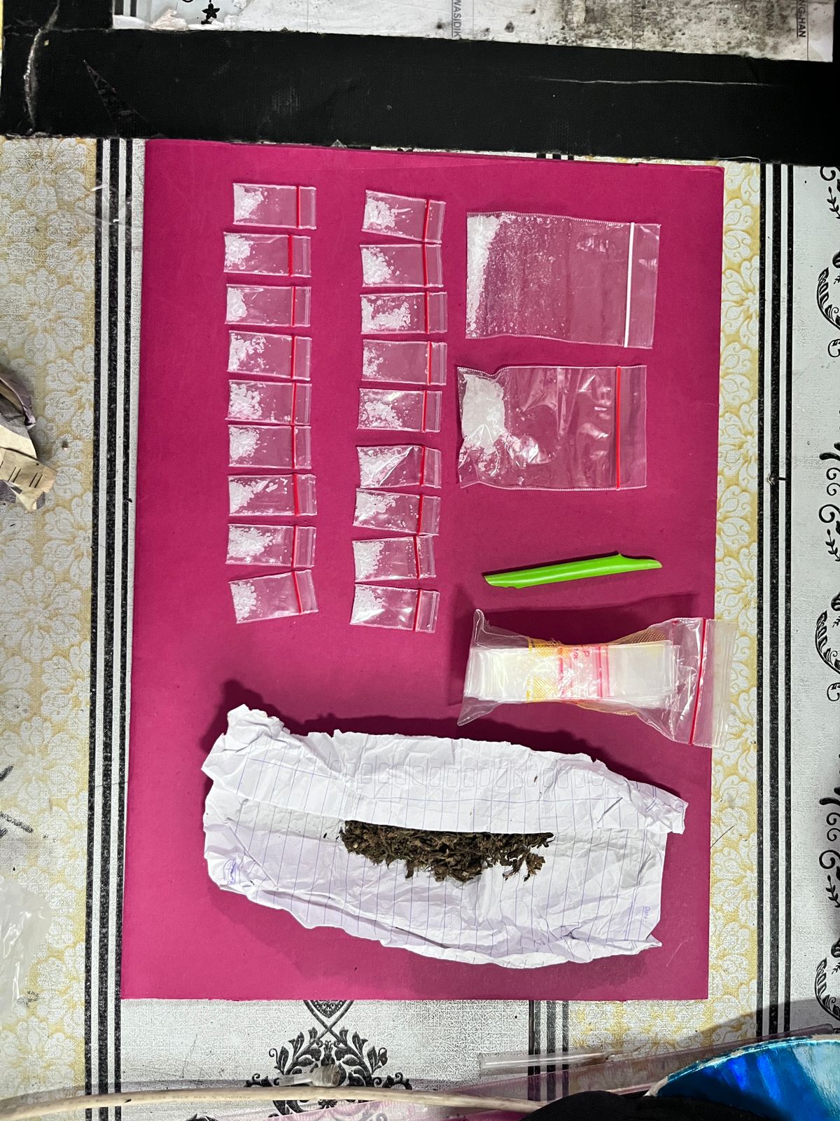 Satresnarkoba Polres PALI Bekuk Pengedar Narkotika di Talang Nanas, Sita Sabu dan Ganja Siap Edar Satresnarkoba Polres PALI Bekuk Pengedar Narkotika di Talang Nanas, Sita Sabu dan Ganja Siap Edar