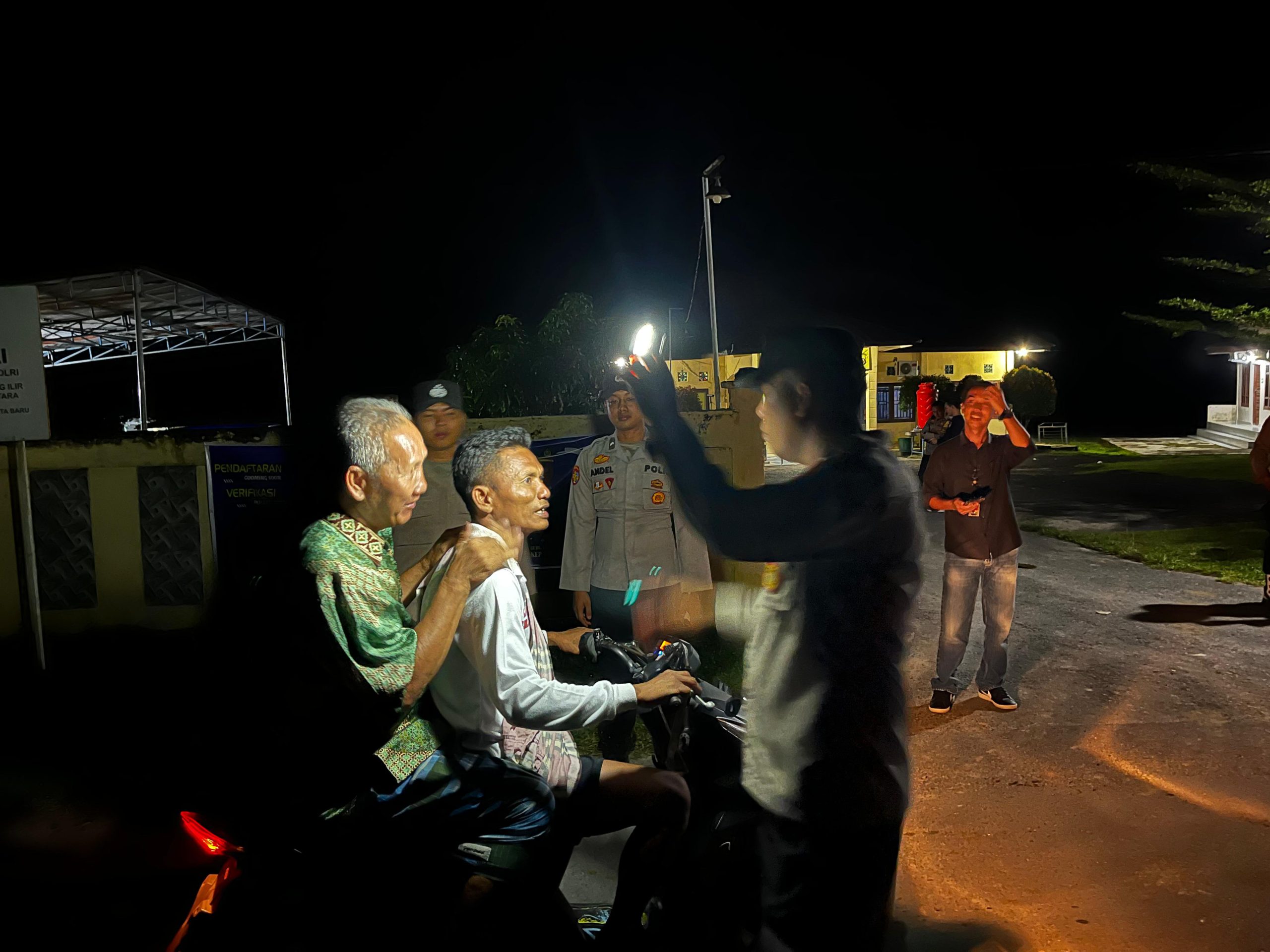 Polsek Penukal Utara Gelar Razia Terpadu Antisipasi Pekat dan 3C, 12 Pengendara Ditegur