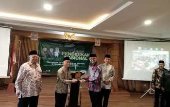 Wamendikdasmen Atip Latipulhayat Hadiri Acara Seminar Pendidikan Nasional Di Bandung