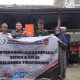 SMK Cibitung 1 Door To Door Serahkan Ijazah Alumni, Orang tua Riang dan Terharu