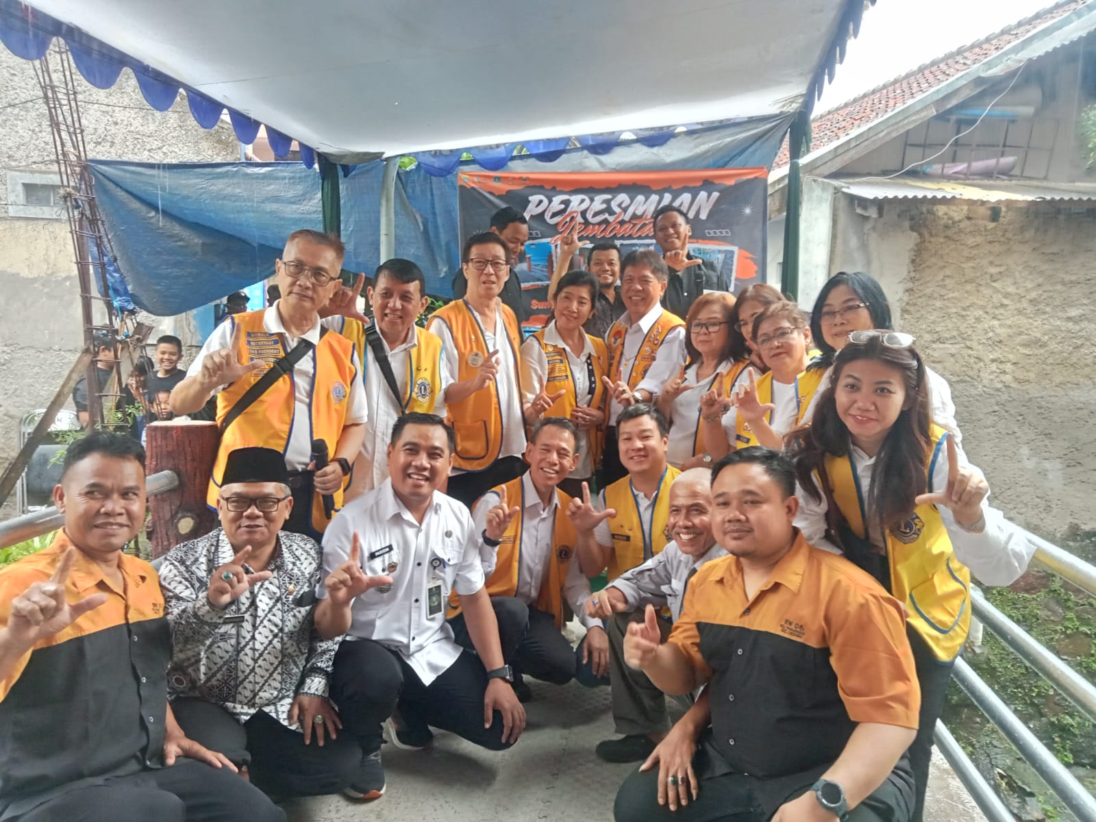 Kelurahan Pajajaran Bersama Lion Club Bandung Lestari Resmikan Jembatan Antar Penghubung Warga 