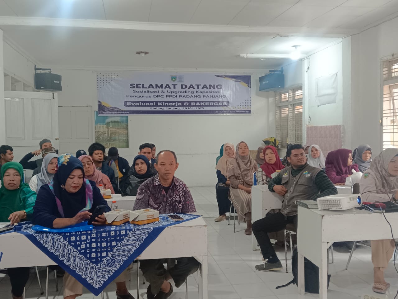 DPC PPDI PADANG PANJANG Mengadakan Sosialisasi dan Upgrading Kapasitas Pengurus DPC PPDI Padang Panjang Keterangan foto: DPC PPDI PADANG PANJANGMengadakan Sosialisasi dan Upgrading Kapasitas Pengurus DPC PPDI Padang Panjang