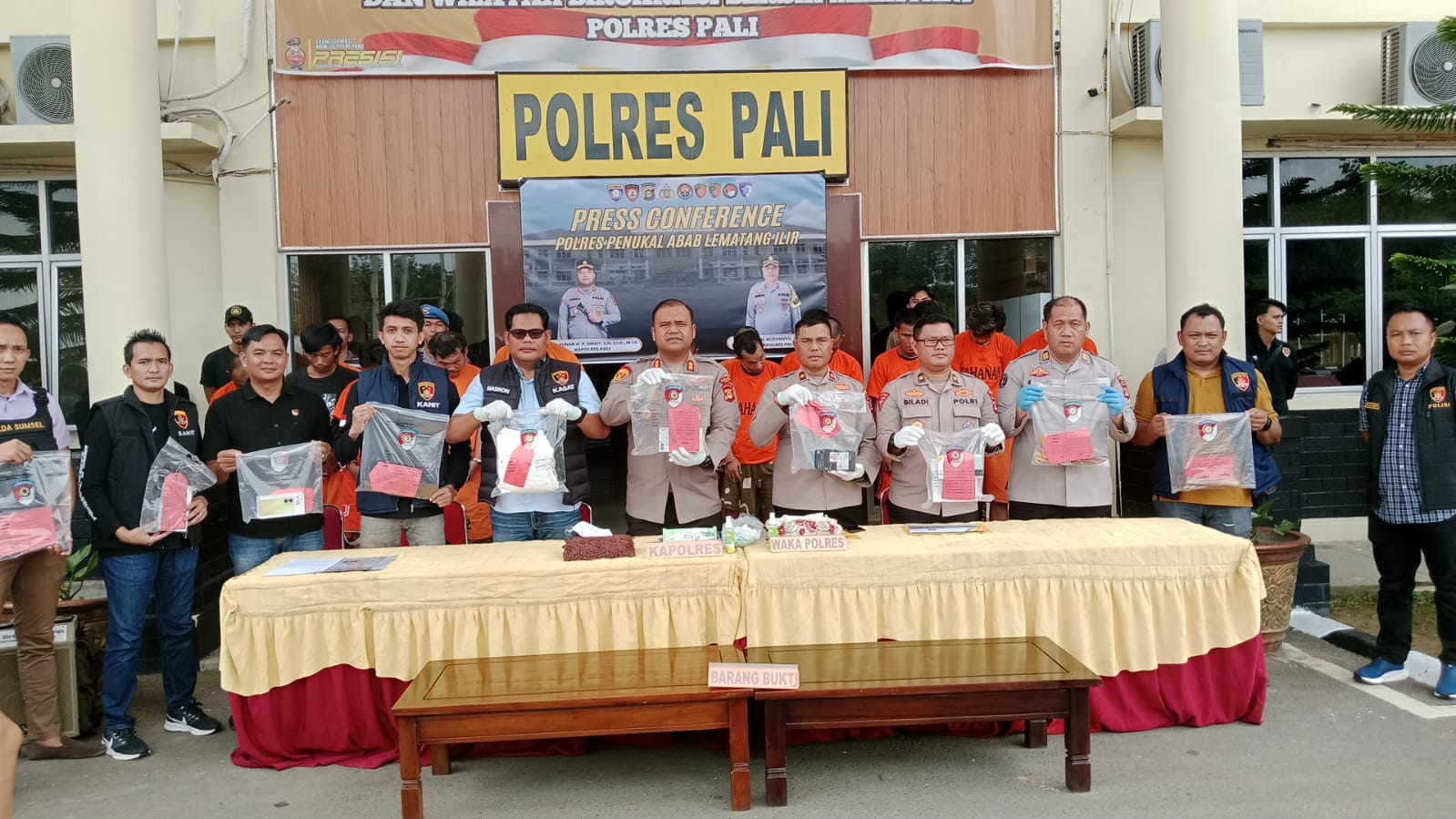 Polres PALI Menggelar konferensi pers Hasil Pelaksanaan Operasi Sikat Musi I Tahun 2025