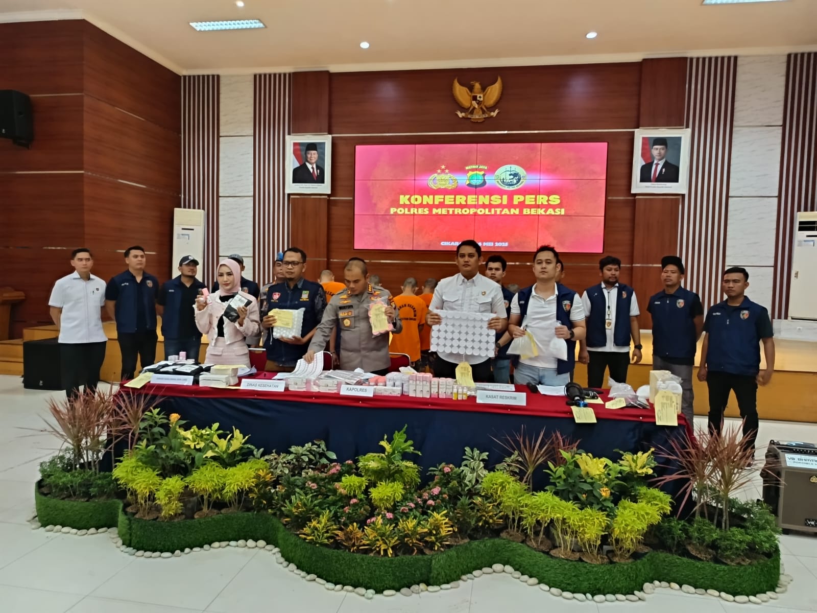 Krimsus Kapolres Metro Bekasi Ungkap Pemalsuan Skincare Glow Glowwing