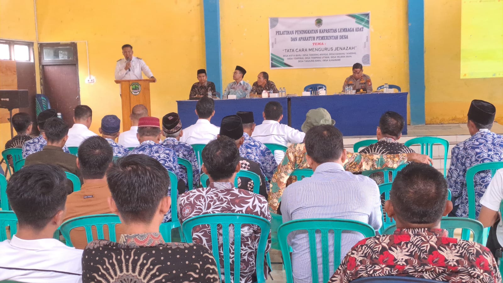 Polsek Penukal Utara, dan Camat Menghadiri Acara Pelatihan Pengurusan Jenazah, di Gedung Serbaguna Kecamatan Penukal Utara