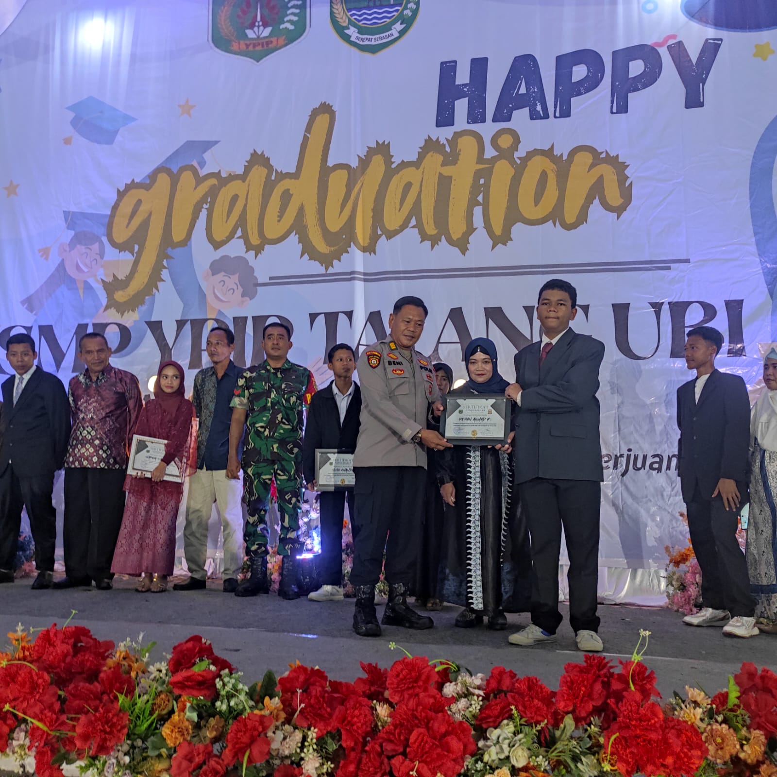 Polri dan Pendidikan Bersinergi: Wakapolsek Talang Ubi Hadiri Wisuda SMP YPIP, Dorong Generasi Tangguh dan Visioner