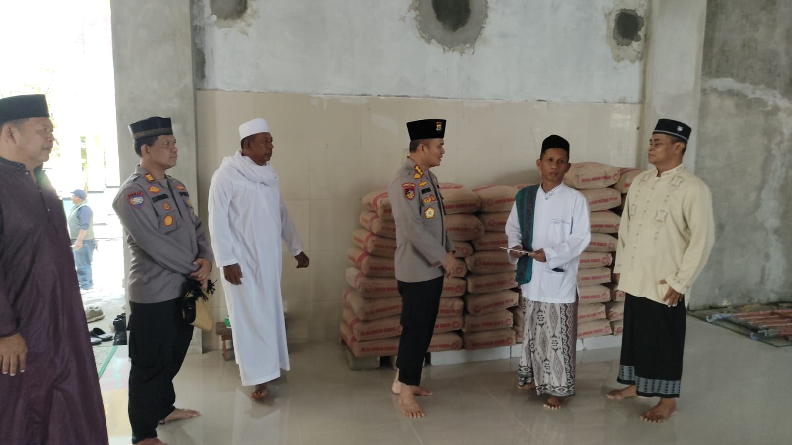 Kapolres Metro Bekasi Laksanakan Safari Kamtibmas Peduli Tempat Ibadah di Cikarang Timur
