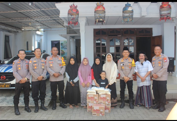 Kapolres Bondowoso Jalin Silaturahmi dengan Pengasuh Ponpes Nurul Kholil sebagai bentuk wujud polisi deket dengan ulama