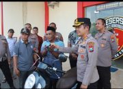 Pasca Amankan Tersangka Curanmor, Polres Bondowoso Serahkan Motor ke Pemilik Tanpa Biaya Pasca Amankan Tersangka Curanmor, Polres Bondowoso Serahkan Motor ke Pemilik Tanpa Biaya