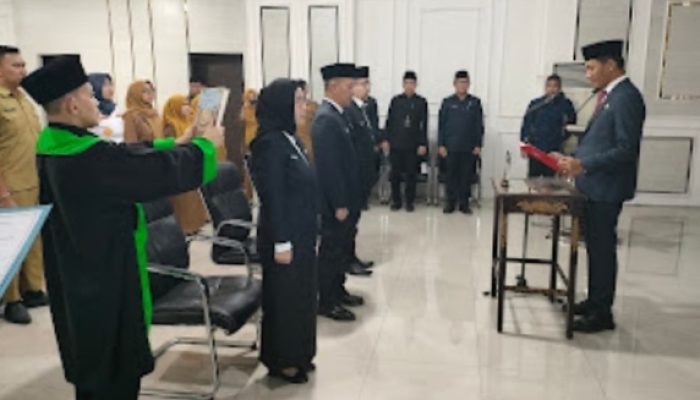 Asgianto ST Lantik Tiga Pejabat Administrator Di Lingkungan Pemerintah Kabupaten Penukal Abab Lematang Ilir