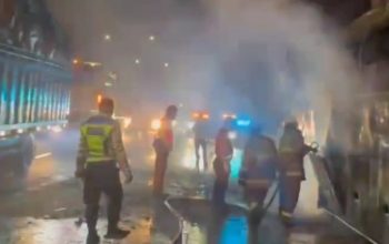 Kondisi Rem Terkunci saat Pecah Ban, Bus Putra Prima Terbakar di Ruas Jalan Tol Cikampek